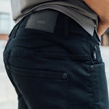 Straight Cut Jeans In Stay Black