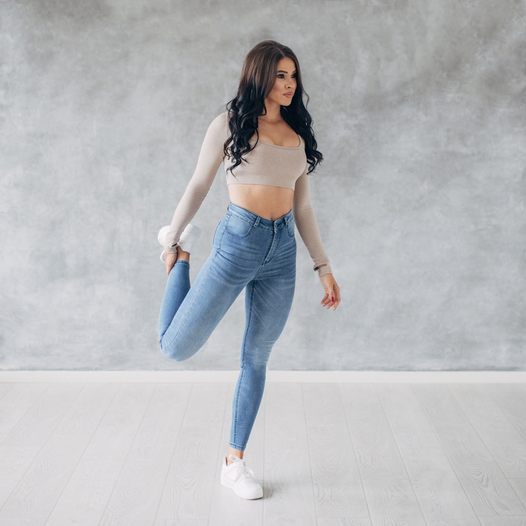 Contour Jeans In Medium Wash